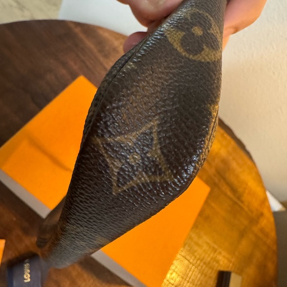 Louis Vuitton Brown Monogram Bag with Gold Chain - Picture 4 of 13